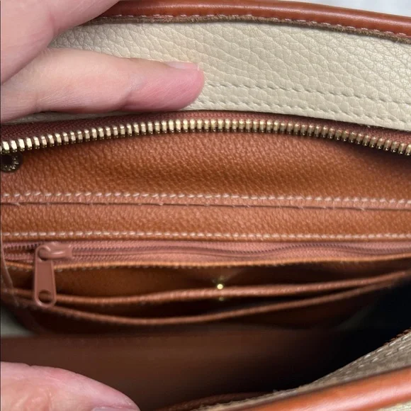 Dooney & Bourke Vintage Cream and Brown Shoulder Bag and Matching Wallet - Picture 7 of 16